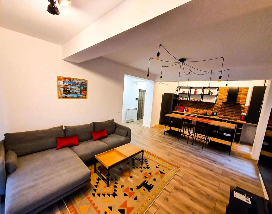 Apartmán Urban Retreat: Industrial Chic 1Br Ap - Heart Of Bukurešť Exteriér fotografie