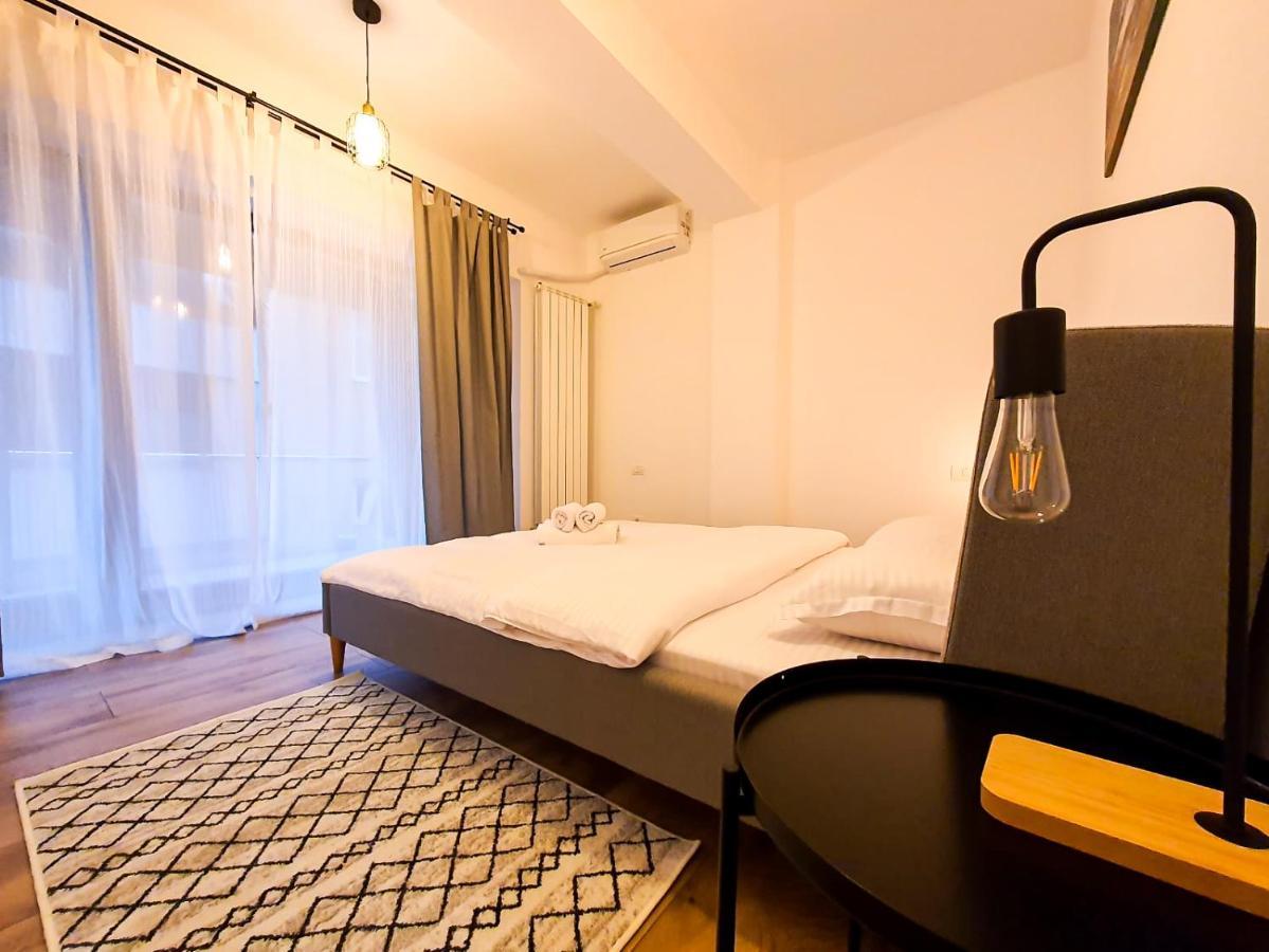 Apartmán Urban Retreat: Industrial Chic 1Br Ap - Heart Of Bukurešť Exteriér fotografie
